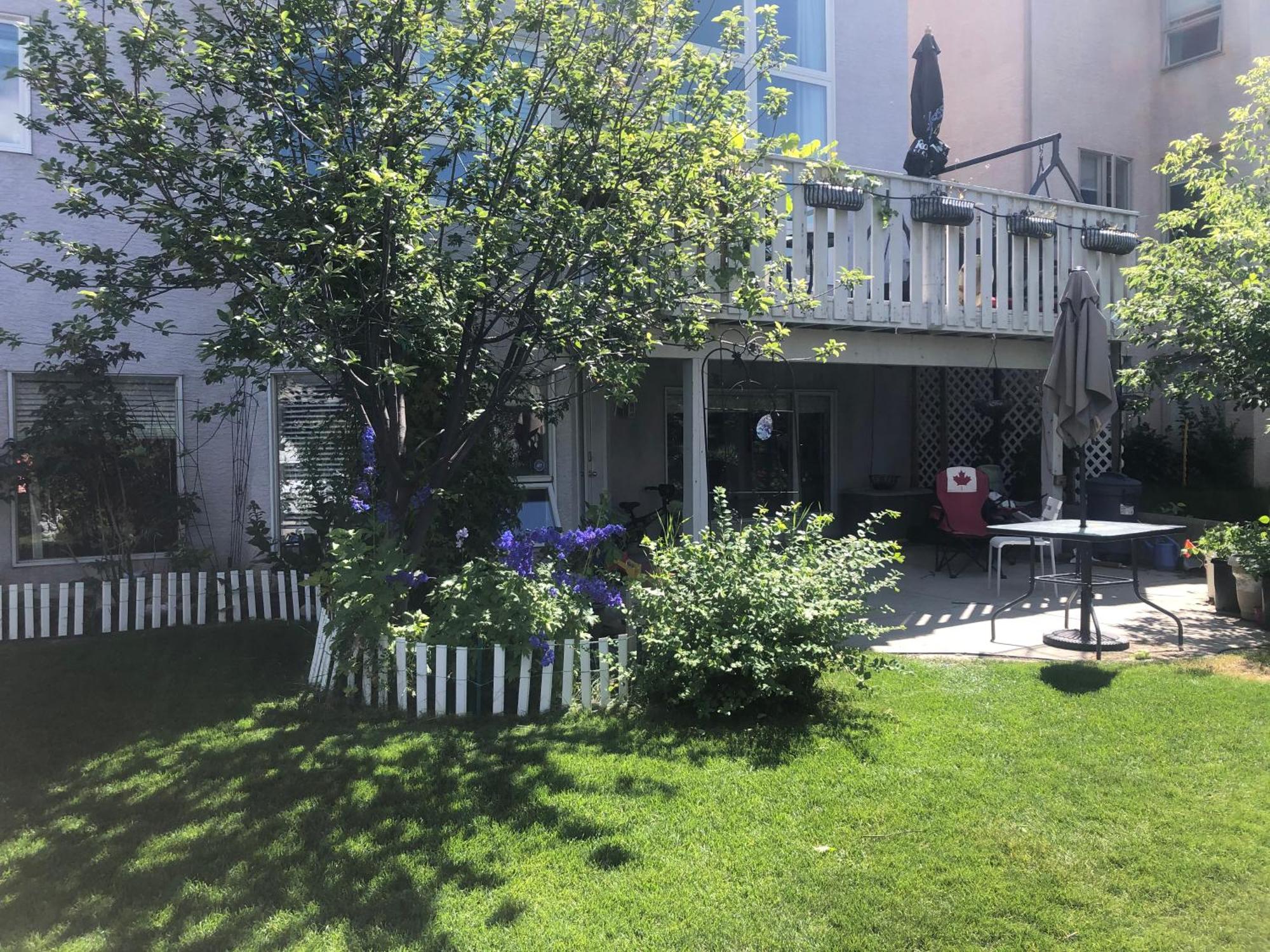Hotel Hamptons Rose Garden Family! YYC Exterior foto